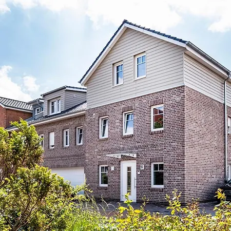 Haus Kuestenstern 4 Апартаменты Бюзум